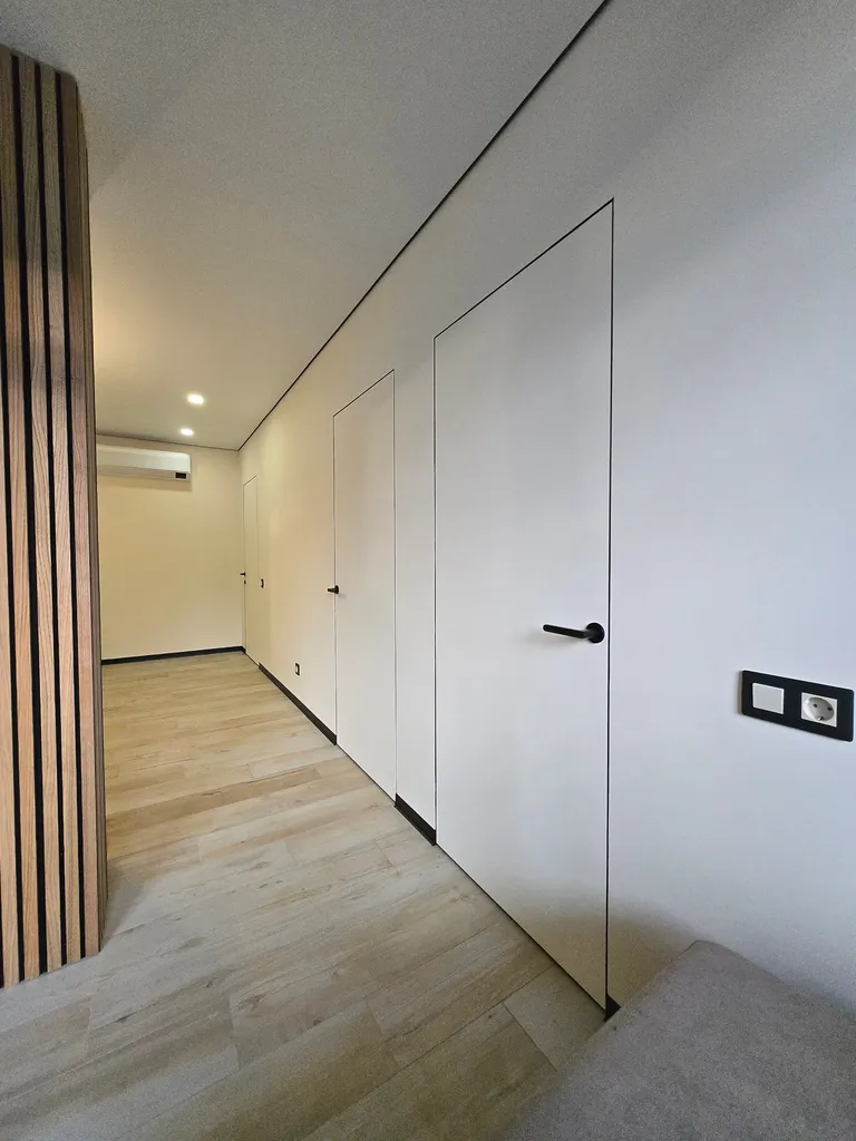 Міжкімнатні двері прихованого монтажу